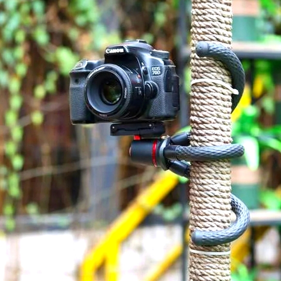 BNIB Ulanzi Flexible Tripod MT-11 - Picture 5 of 9